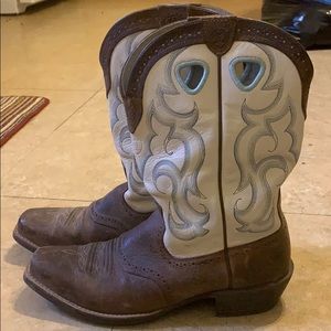 Ariat size 10 boots